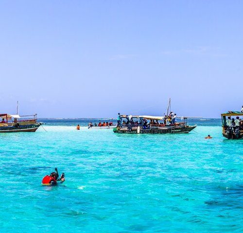 Kenya wildlife safari with Diani Beach stay