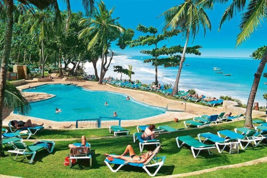 Diani Beach safari scenery